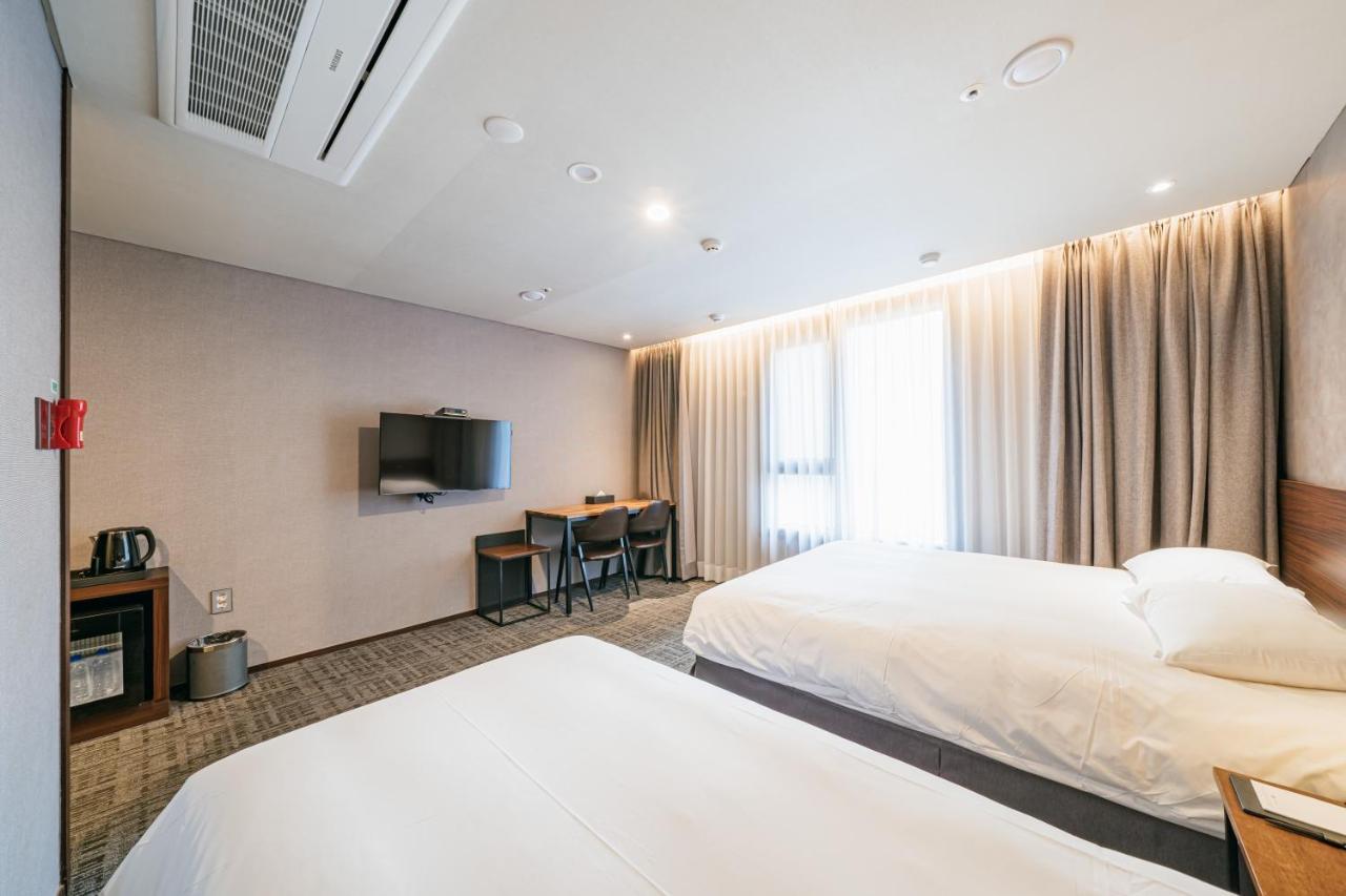 Hotel With City Jeju Esterno foto